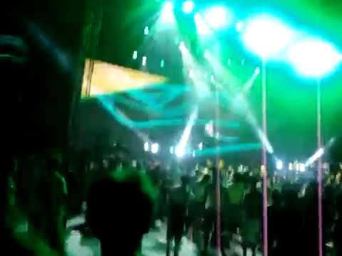 Armin Van Buuren playing: Coldplay - Scientist Vs. Simon Patterson - Miss You @ Lake Festival 2011