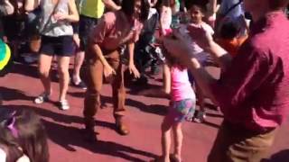 Mo Dances Hokey Pokey at Disney World