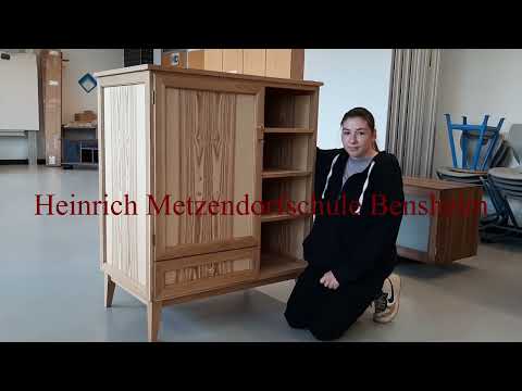 Astrid Barton Gesellenstück Kleiderschrank aus Esche