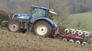 Ploughing with New Holland - Steep Pull!