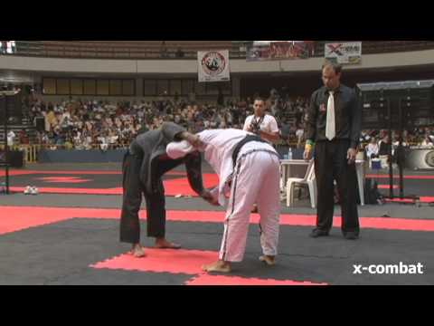 MUNDIAL ROCKSTRIKE 2012 - Alexandre Bianchi x Jeová Coub by X-COMBAT