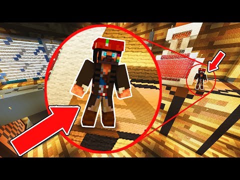 THE WORLD'S LARGEST HOUSE IN MINECRAFT! [World Record!]