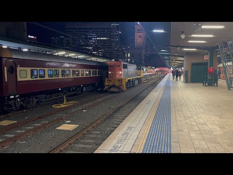 Classic EMD Sound - Roots Blown 645 at Sydney Central station