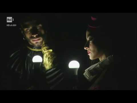 J.Bisio Feat. NOEMI - Devi essere forte ( LIVE ) RAI 1 16/12/2017