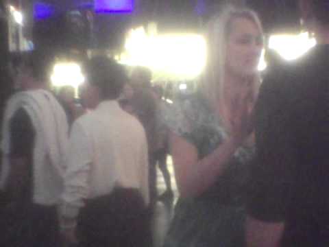 PARIS HILTON DOUBLE.