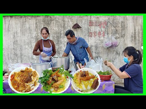 Khmer rice noodle / Fish green soup / Chicken curry soup / Street food 2020.