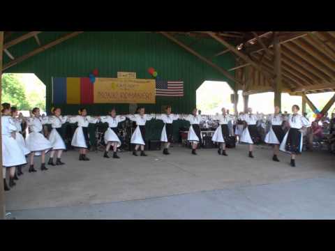 2010 Romania Picnic - Hora dance 1 : Tulnice & Braul de fete & Braul de la Fagaras