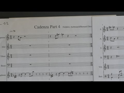 Teaser de présentation du projet "Cadenza pour échelles linéaires" Les Compositeurs Bernard Durr, conceptualisation, création de l'échelle musicale, environnement 3D Frédéric Anthouard, conceptualisation, composition, direction de scène Les Interprètes Irène Mayaffre, soprano Louise White, mezzo-soprano Michel Blanc, percussions Pierre-Marie Curt, piano Vincent Concaret, vibraphone La Technique Éric Durr, coordination Baptiste Martin de Frémont, spatialisation Manuel Ballesta, son et enregistrement Laurent Haubin, vidéo et lumières Gregory Ternisien, catering https://www.collectif-archytas.com/