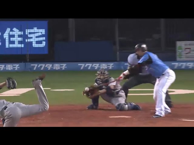 【3回裏】マリーンズ・クルーズ バットを「合わせただけ」の技ありタイムリー!! 2015/8/30 M-Bs