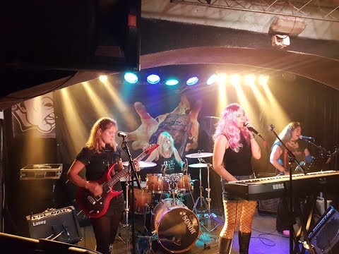 Pink Grrlz - PINK Grrlz Kain 2018