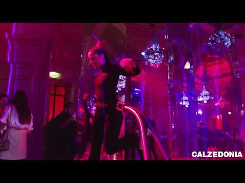 CALZEDOMANIA MIRROR ROOM 6''