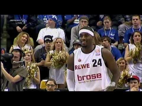 GERMAN BBL CUP: 2010 final - Brose Baskets Bamberg vs Skyliners Frankfurt
