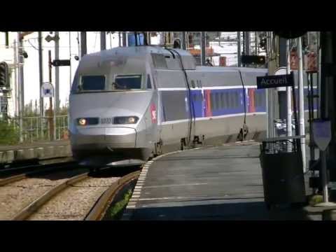 TGV de la SNCF llegando a la estación de Hendaye, con destino Irún