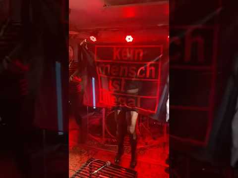 Aftershowmovie zu unserem Auftritt in der Blackbox in Nürnberg!🤘🎤🎸 #femalefronted #konzert #punk