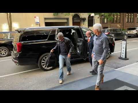 George Clooney, Bruce Springsteen and Patti Scialfa arrive at their hotel in NYC! #georgeclooney