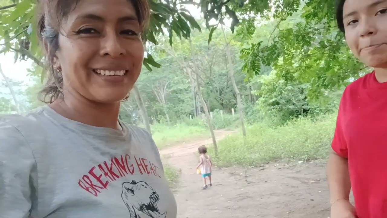 Aisha y arlin muy felices