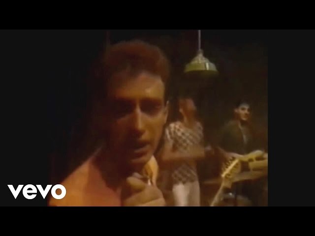 Soda Stereo - Te Hacen Falta Vitaminas (Official Video) Soda Stereo - Te Hacen Falta Vitaminas (Official Video)