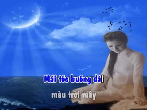Thể hiện bởi Thụy Long