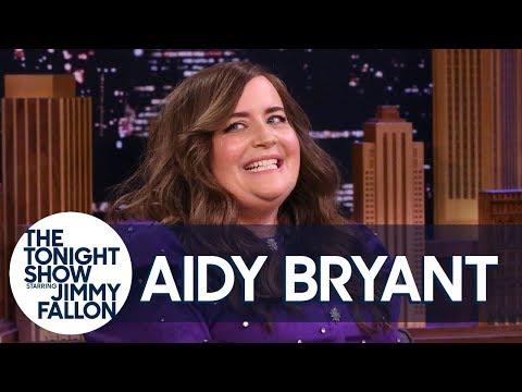 Aidy Bryant Explains the Wardrobe Mishap That Made Her Break Character on SNL
