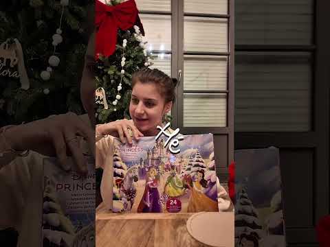 Première case des calendriers ! 1g: Manon.blf #momlife #xmas #christmas #famille #bebe #fyp