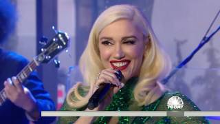 Gwen Stefani Performs &#39;&#39;Jingle Bells&#39;&#39;, December 25, 2017