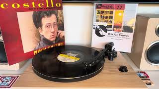Elvis Costello - Invisible man.