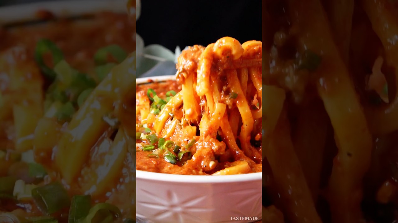 激辛×チーズは背徳飯の頂点だよね？？？🧀🔥#shorts #激辛 #背徳グルメ #うどん #麻婆 #チーズ #cheese