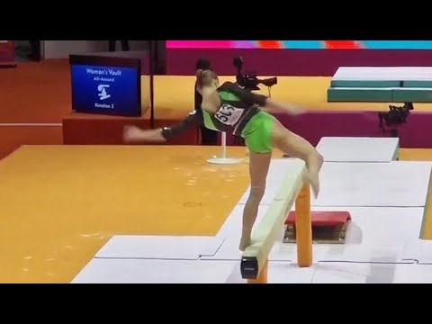 Russian gymnast Angelina Melnikova falls on beam - All-around final - World Championships 2025