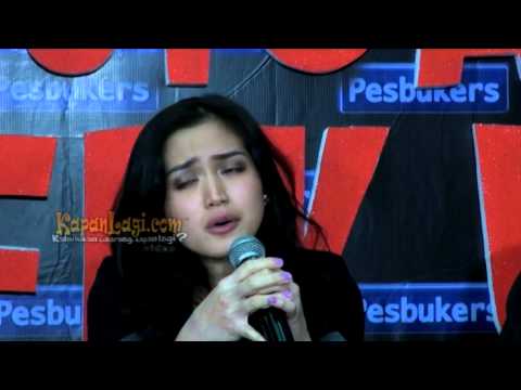 Jessica Iskandar : Cinta Itu Menyengsarakan Saya