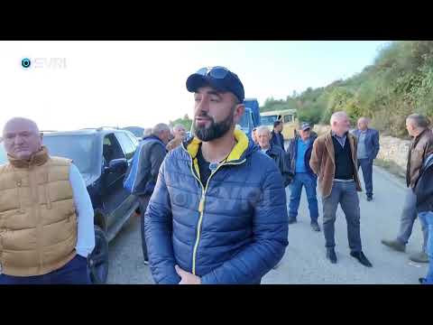 Banorët e fshatit Mbolan në Berat në harresë, 50 kryefamiljarë në protestë për problemet