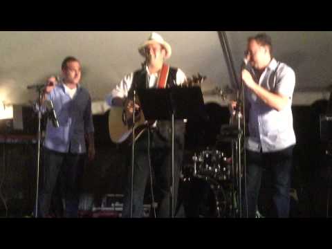 Eli Schwebel & Lev Tahor Performing "Im Lavan Garti" Live