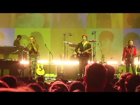 download lagu mp3 mp4 Belle And Sebastian Show Me The Sun, download lagu Belle And Sebastian Show Me The Sun gratis, unduh video klip Belle And Sebastian Show Me The Sun