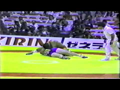 1990 Senior World Championships: 100 kg Final Leri Chabelov (USSR) vs. Stoyan Nentchev (BUL)