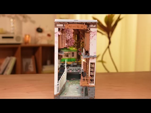 Vídeo relacionado con STRUCWOOD Kit de recovecos de libros de bricolaje, kit estéreo 3D para adultos, luz LED táctil, sujetalibros de madera, modelo de construcción - Magic Night Alley (SQ-16)