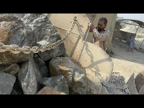 ‘Big Rock Crusher Machine: A Giant in Action” Big Rock Crushing: A Powerful Process”#stonecrusher 