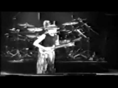 Johnny Winter 'Suzi Q' encore in 1991 in Munich- standing ovation