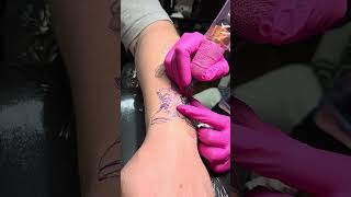 Come tattoo with me in real time #finelinetattoo #tattoo #tattoofun