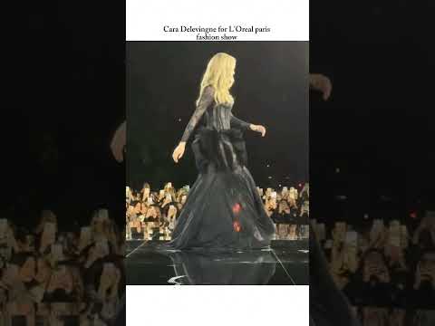 Cara Delevingne — L’Oréal Paris Runway (Shorts)