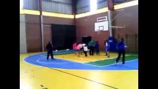 preview picture of video 'I Torneo Escolar Baloncesto en Brenes - Partido padre e hijo'