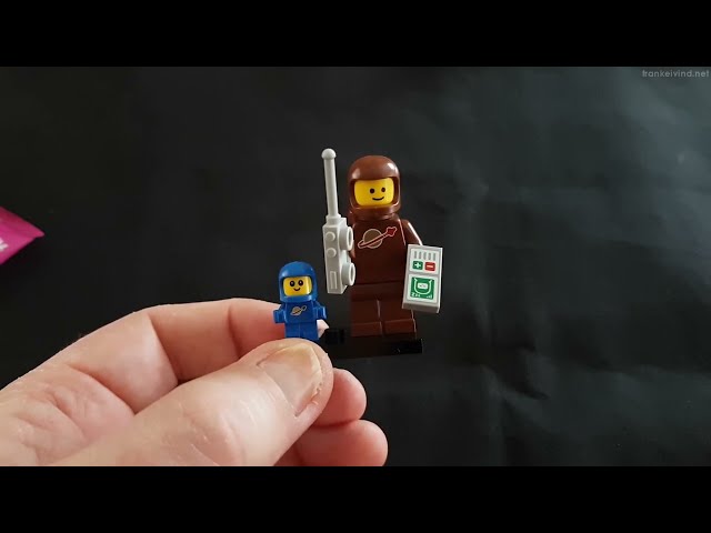 Vídeo relacionado con Lego Minifiguras coleccionables Serie 24 - Astronauta marrón y Spacebaby 71037