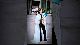 Download lagu “JENNIE LOOKS INSANELY BEAUTIFUL AT CHANEL HAUTE COUTURE 😭🤍 THIS LUXURY LOOK COSTS OVER 28 LAKH!! 🔥” mp3