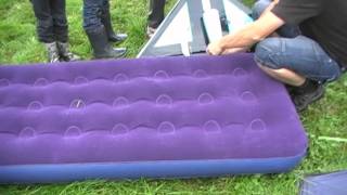 preview picture of video 'How to inflate a airmattress in 10 sek.'