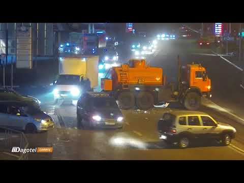 На Батумском шоссе, столкнулись бензовоз и легковушка