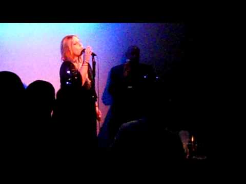 Karine Hannah "C'est La Vie"