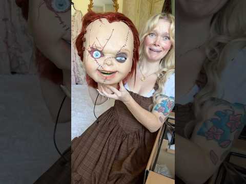 Share with an 80’s Horror lover! 🔪🩸 Unboxing the chucky Doll animatronic from @HomeDepot