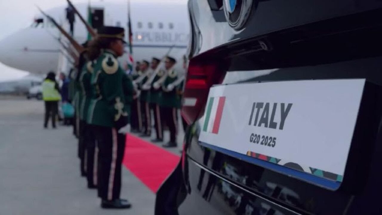 Meloni in Sudafrica per il G20, l'arrivo a Johannesburg