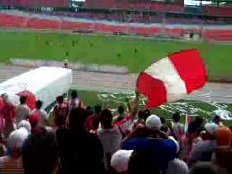 "el estudiantes de mérida y su barra que hincha" Barra: Infierno Akademico • Club: Estudiantes de Mérida • País: Venezuela