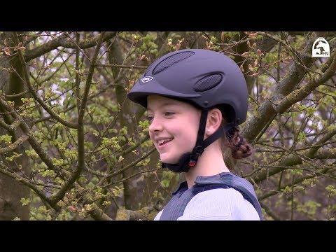 Vielseitige Grundausbildung - Geländereiten: Ausrüstung Reiter