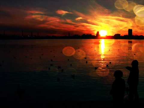 Knee Tremblers feat Keith Thompson - Sun is Shining (Doop Main mix)