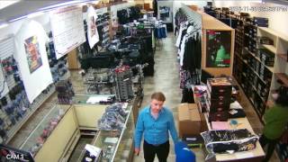 Salesman uses pepper spray against attacker San Diego